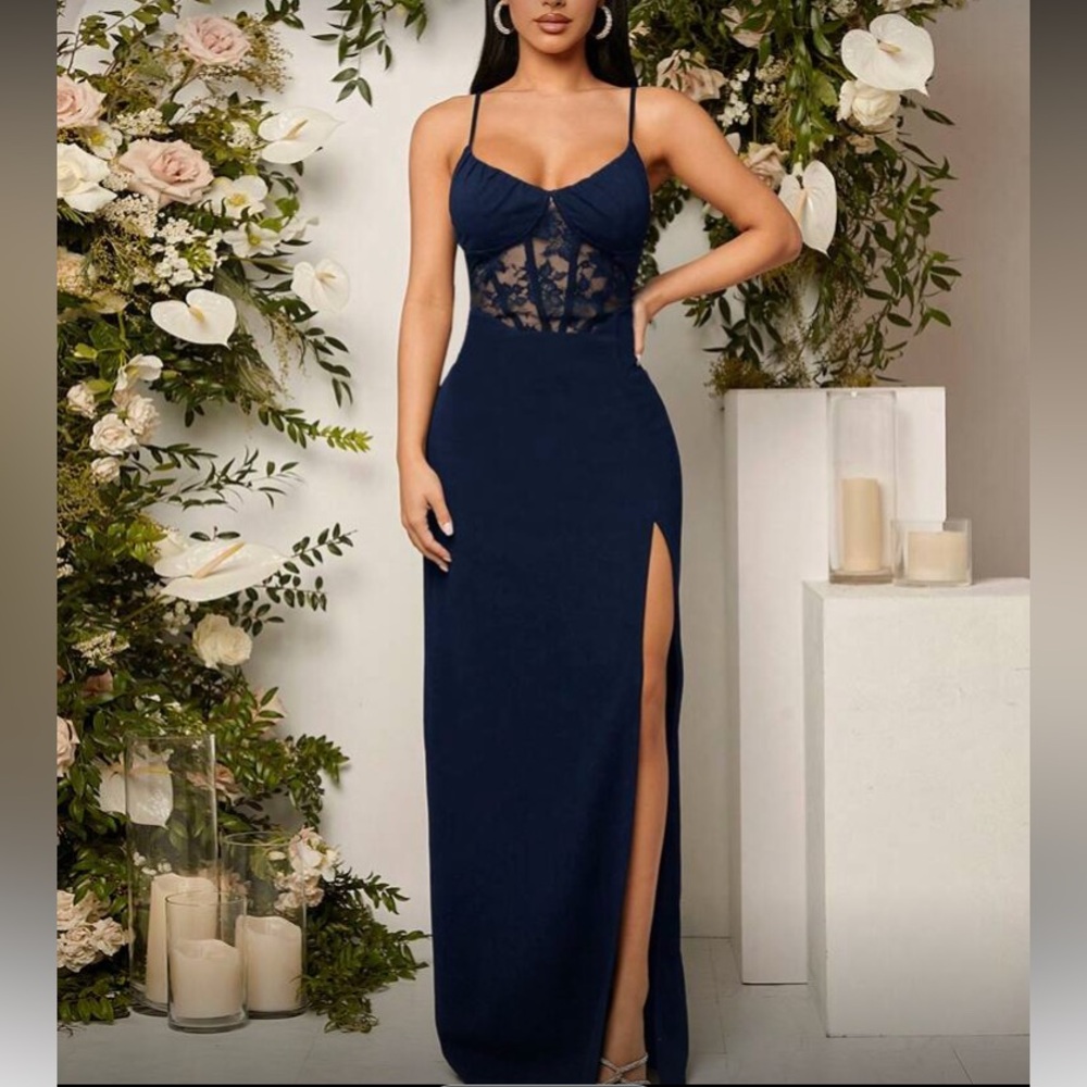 Elegant Navy Blue Lace Evening Gown